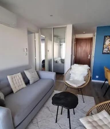 Calme Avec Vue Sur Les Bateaux *