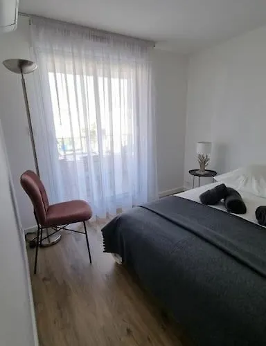 Calme Avec Vue Sur Les Bateaux アパート *