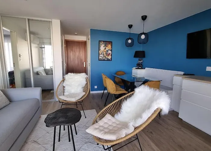 Calme Avec Vue Sur Les Bateaux アパート