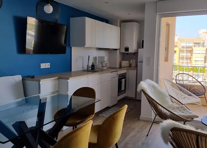 Calme Avec Vue Sur Les Bateaux アパート